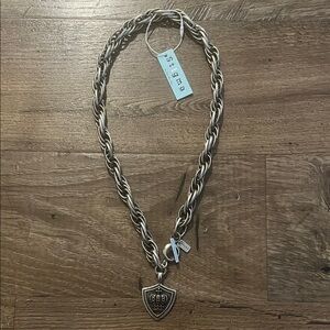 Sigma Beauty Silver Necklace with Queen’s Crown Charm